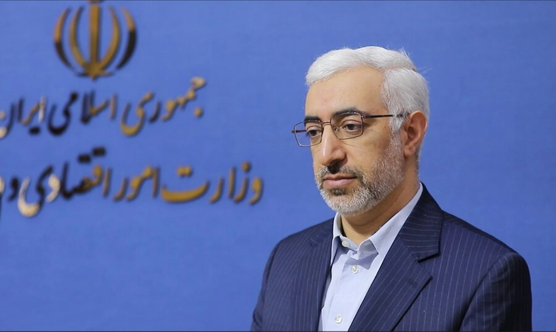رئیس سازمان بورس و اوراق بهادار اعلام کرد: بررسی وضعیت حضور دو خودروسازی بزرگ در بورس در جلسه اخیر شورای عالی بورس 